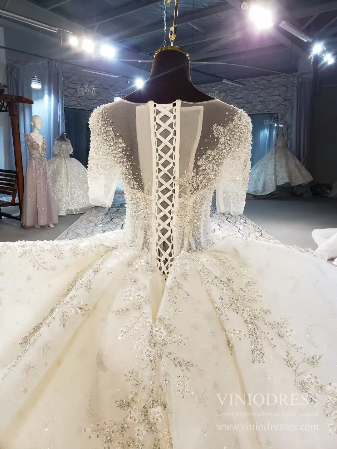 Beaded Star Lace Ball Gown Wedding Dresses Half Sleeve Arabic Dress VW1968