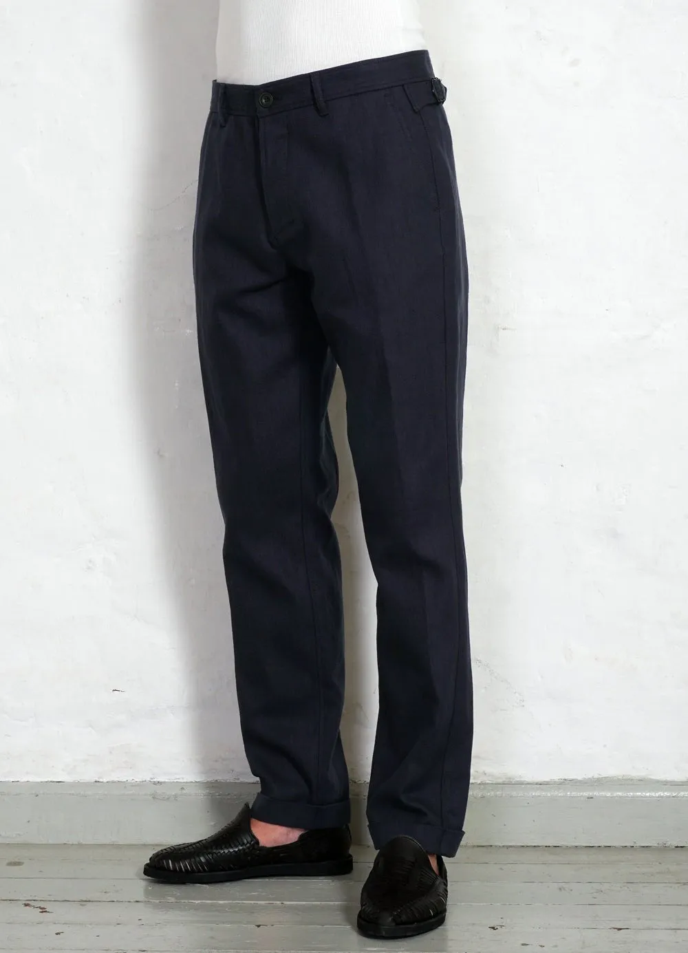 FINN | Side Buckle Regular Trousers | Dark Blue